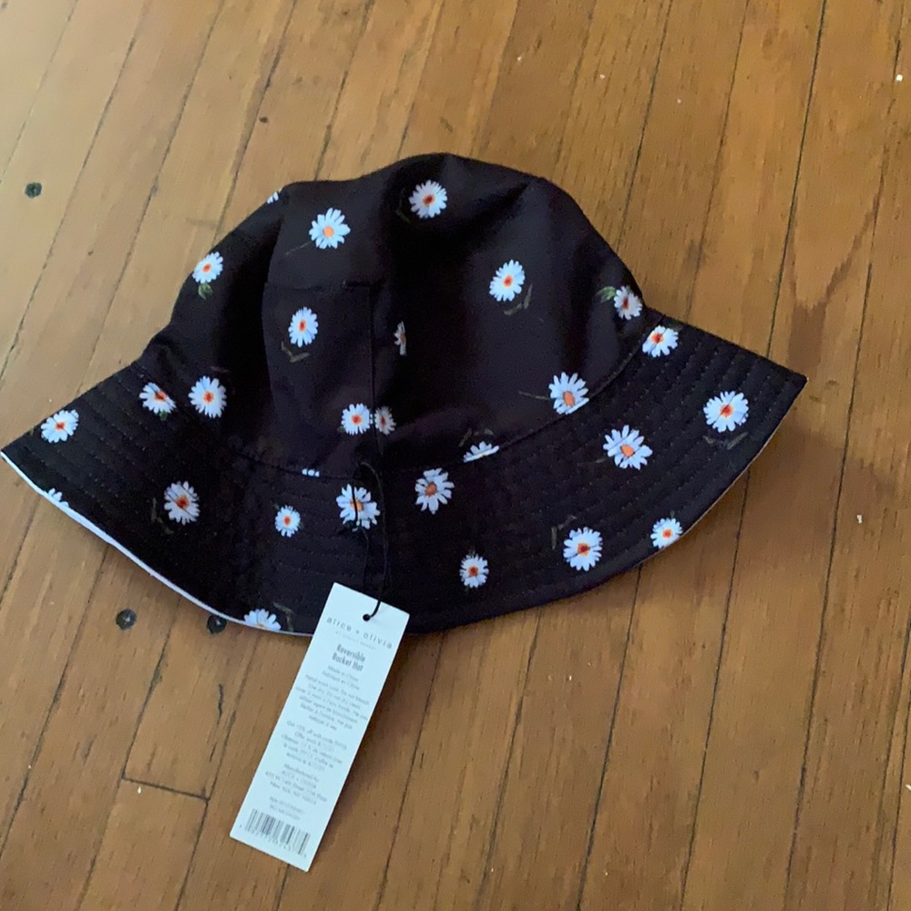 Alice & Olivia bucket reversibility hat
